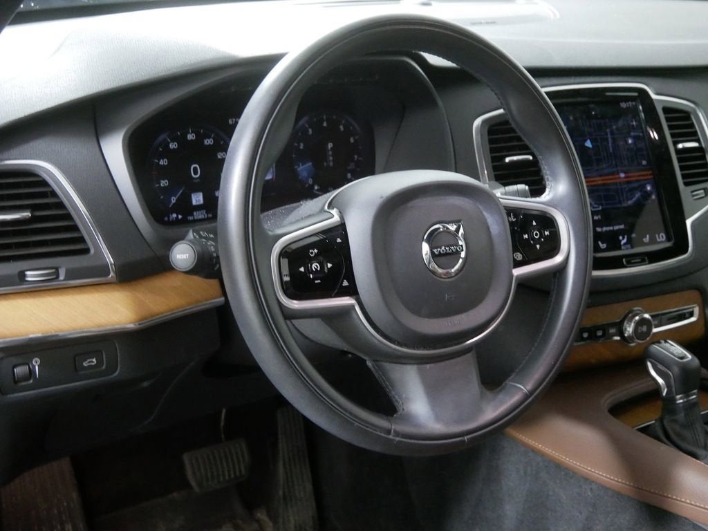 2021 Volvo XC90 T6 Momentum 7 Passenger