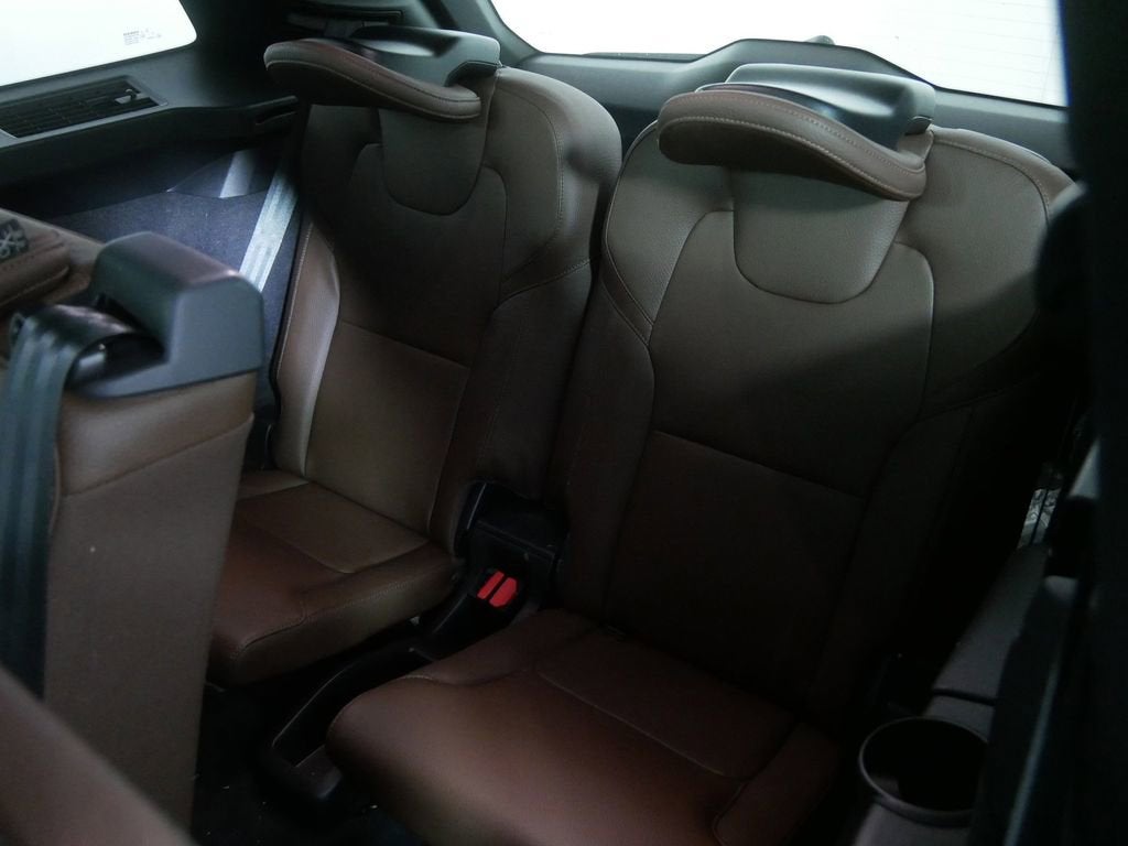 2021 Volvo XC90 T6 Momentum 7 Passenger
