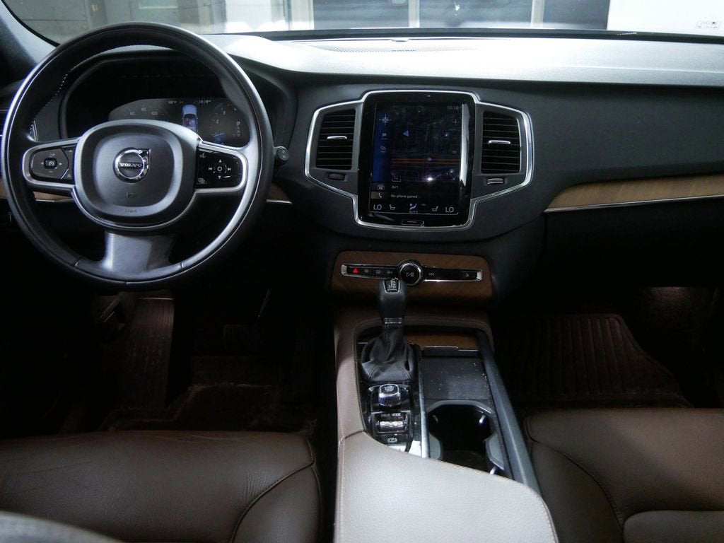 2021 Volvo XC90 T6 Momentum 7 Passenger
