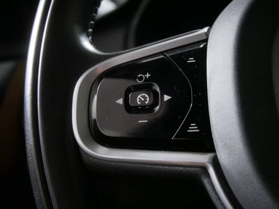 2021 Volvo XC90 T6 Momentum 7 Passenger