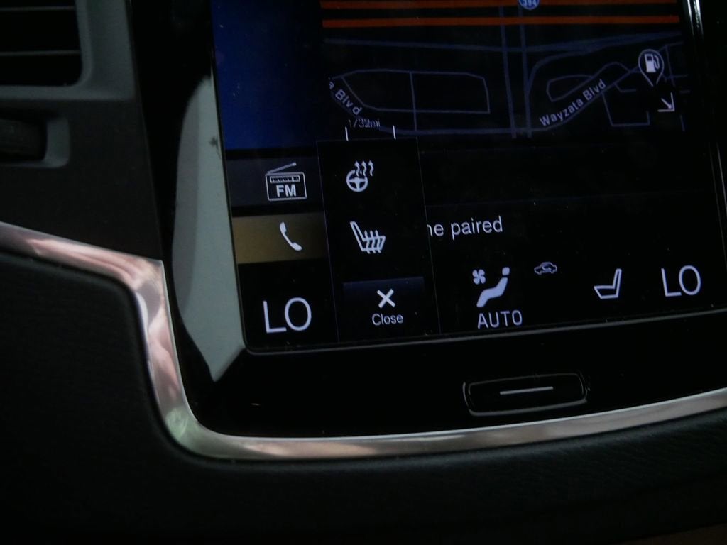 2021 Volvo XC90 T6 Momentum 7 Passenger