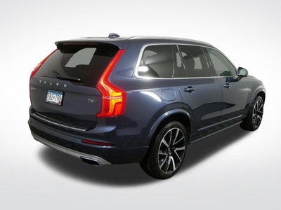 2021 Volvo XC90 T6 Momentum 7 Passenger