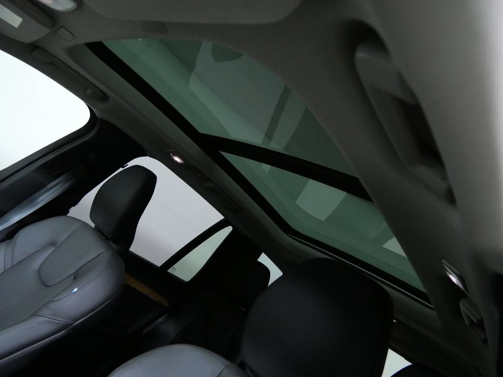 2024 Volvo XC90 Recharge Plug-In Hybrid T8 Plus Bright Theme 7-Seater
