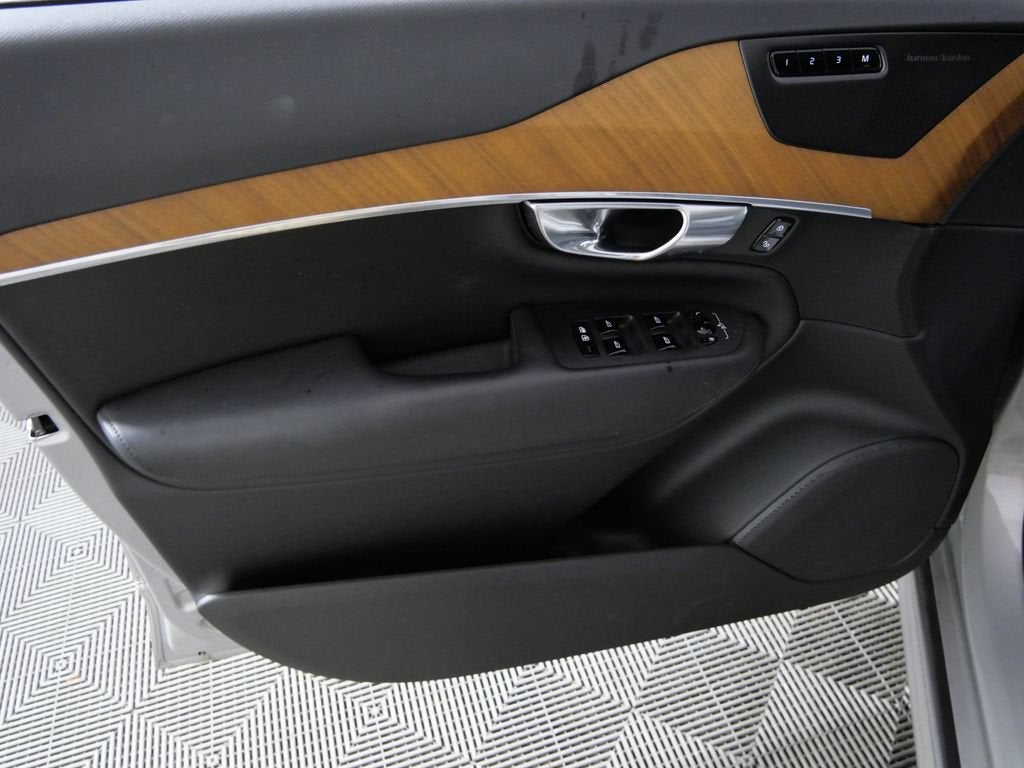 2024 Volvo XC90 Recharge Plug-In Hybrid T8 Plus Bright Theme 7-Seater