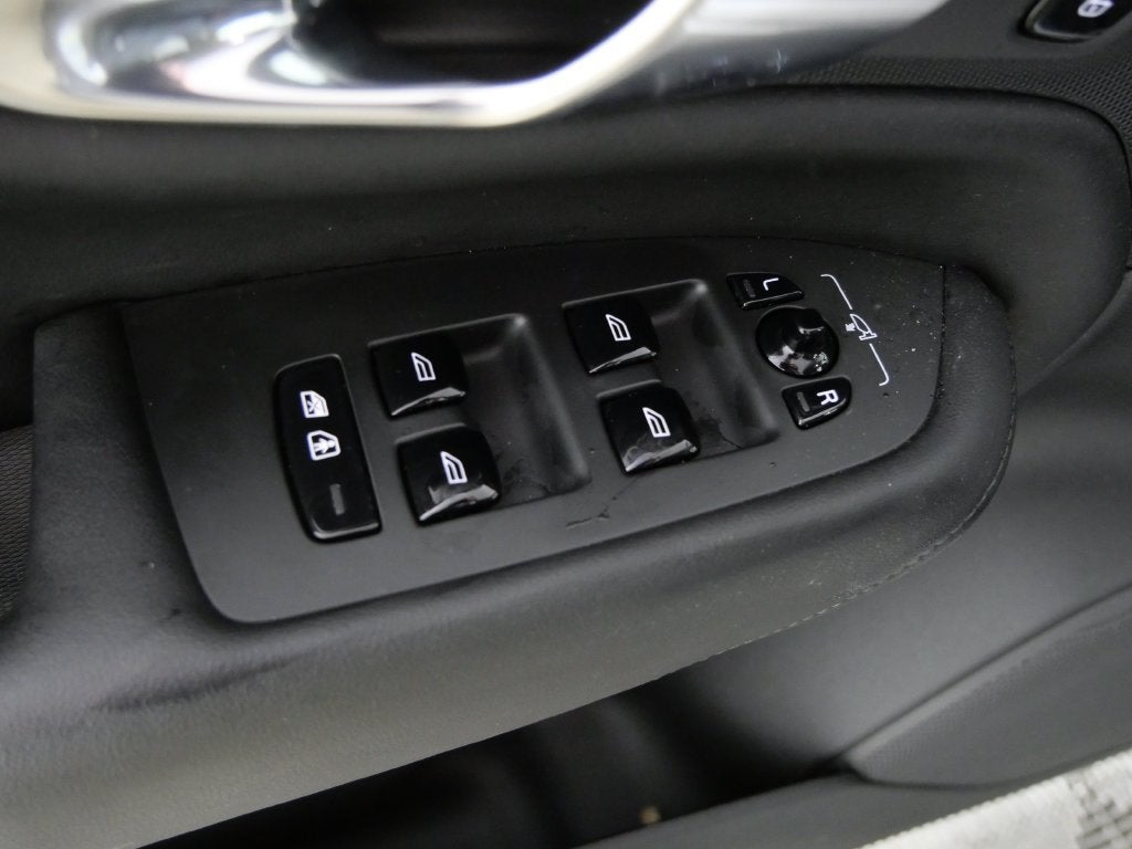 2024 Volvo XC90 Recharge Plug-In Hybrid T8 Plus Bright Theme 7-Seater