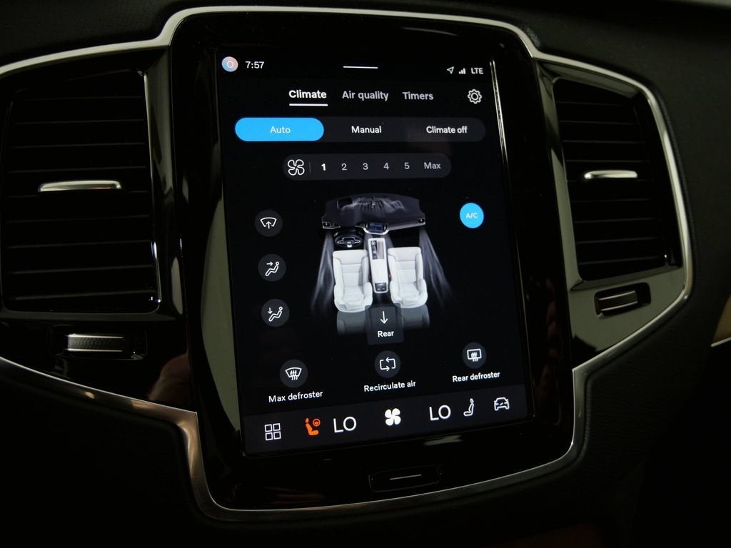 2024 Volvo XC90 Recharge Plug-In Hybrid T8 Plus Bright Theme 7-Seater